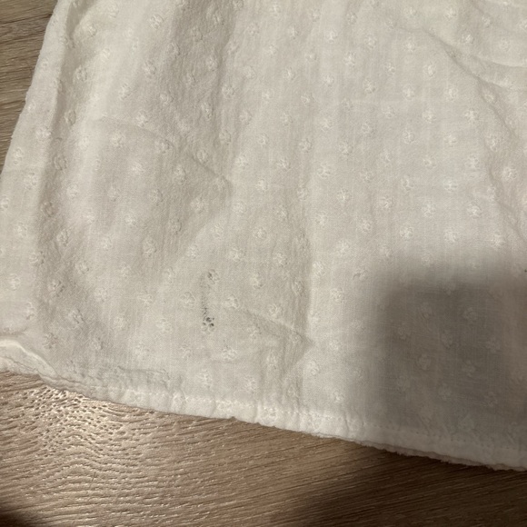 🤍 GAP White Textured Tank – Size Medium - Picture 3 of 4